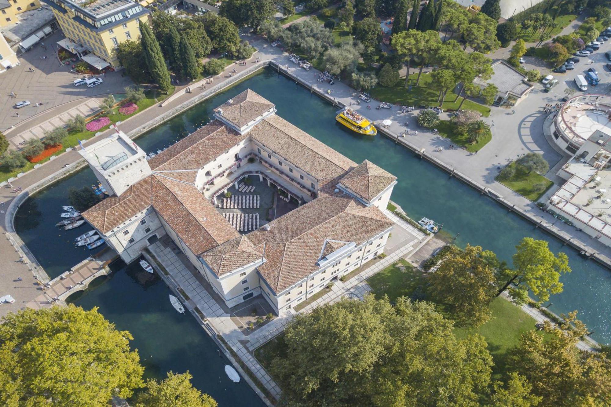 Appartamento Centro Storico Riva - Happy Rentals Bagian luar foto