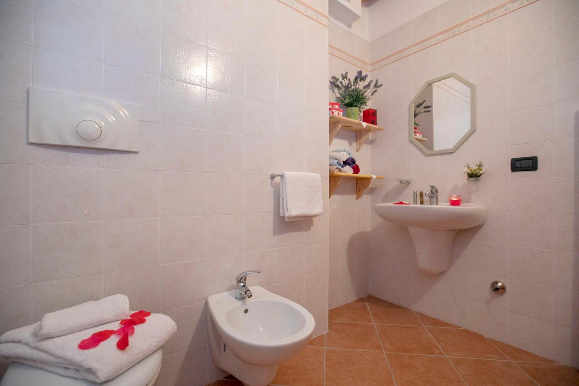 Appartamento Centro Storico Riva - Happy Rentals Bagian luar foto